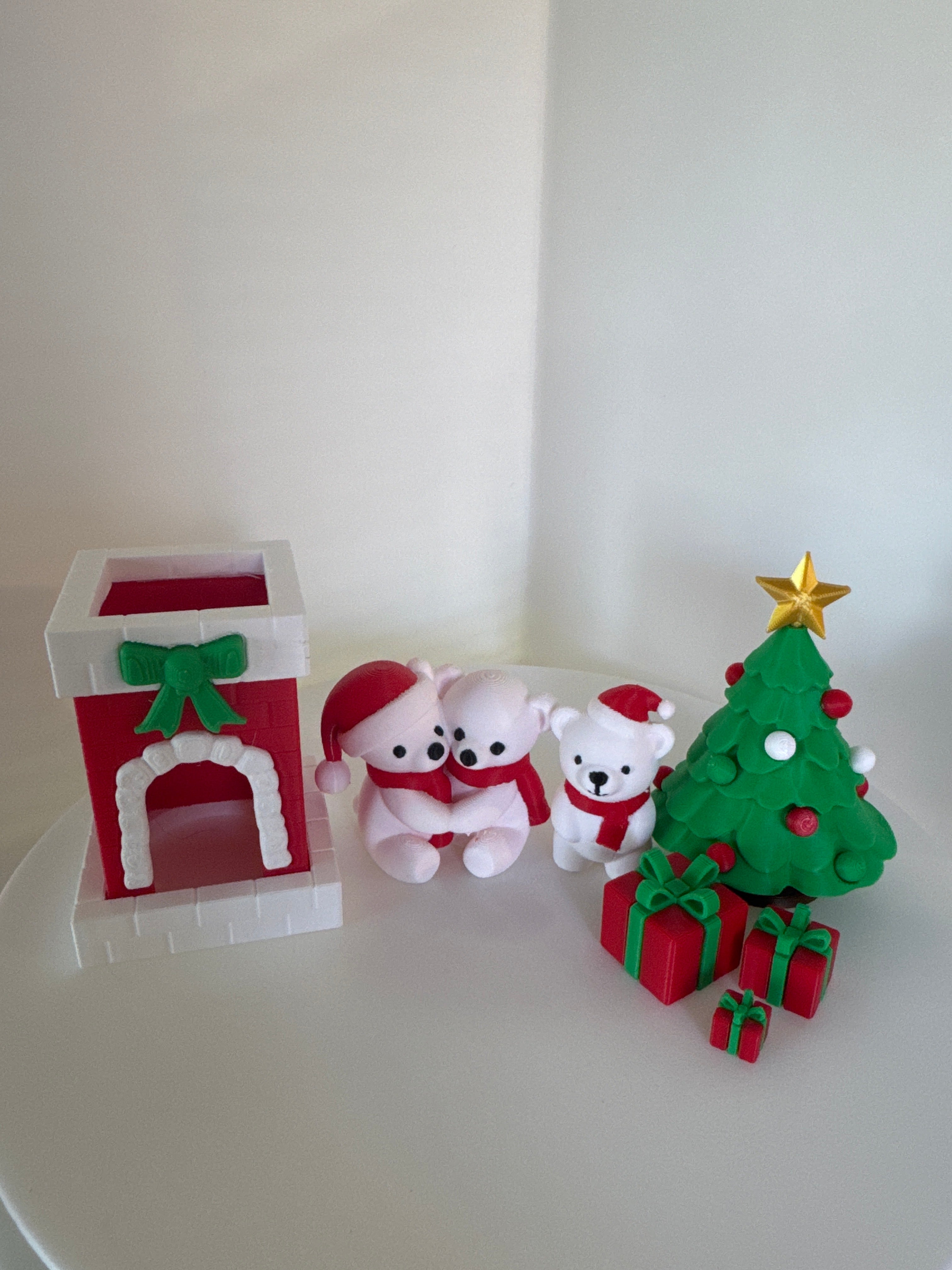 Christmas Family Bear Collection – 3D Printed Holiday Display Set | Cozy Winter Scene | Festive Figurines