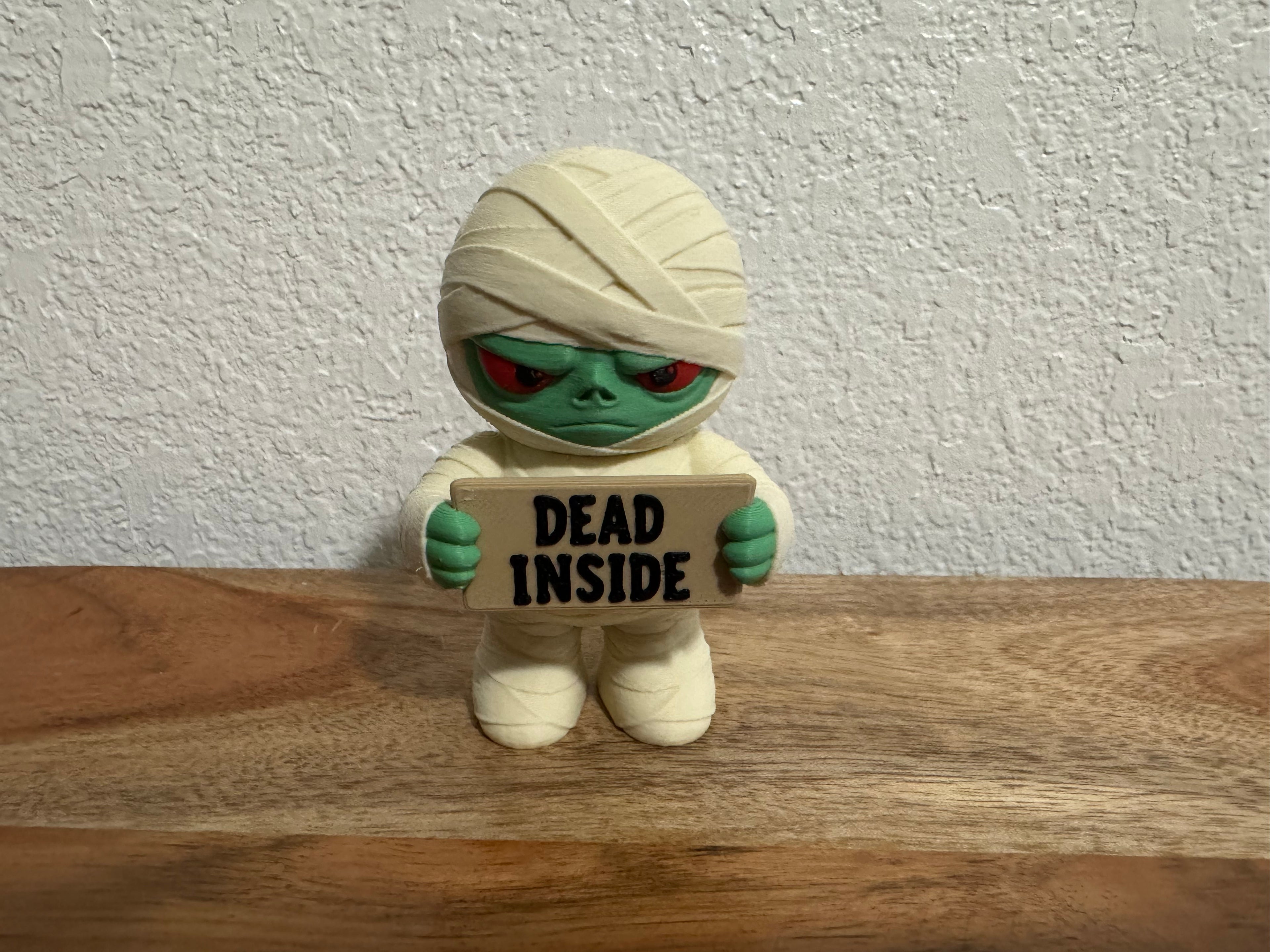 Mummy Holidays with Attitude | Funny 3D Printed Halloween Desk Buddy | Interchangeable Sign